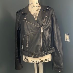 EUC Levi Strauss faux leather jacket size Large